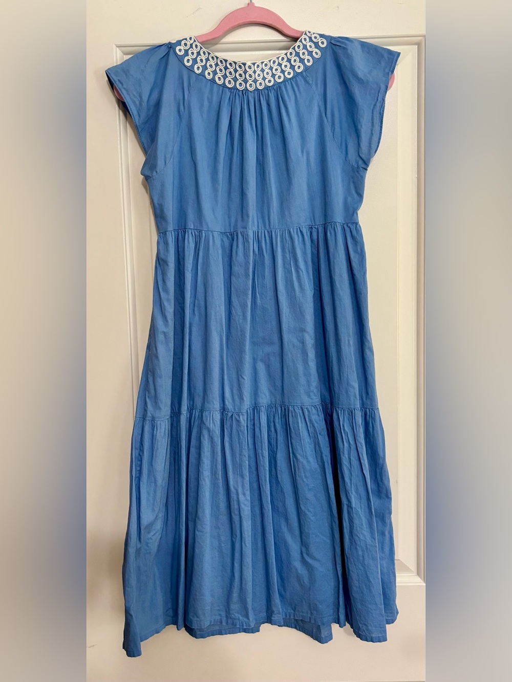 Boden 100% cotton Tiered Midi Dress with Embroidered Neckline, size 4 - Picture 2 of 9